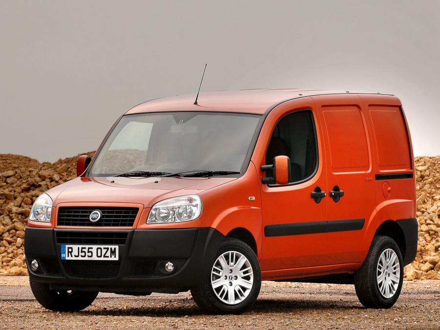 Fiat Doblo Cargo 2005 года  (UK) (фото 1 из 11)